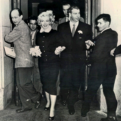 Marilyn Monroe and Joe DiMaggio at the Courthouse